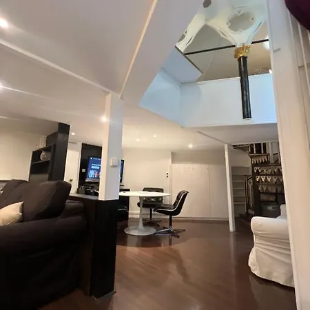 Av Montaigne Champs Elysee Apartment